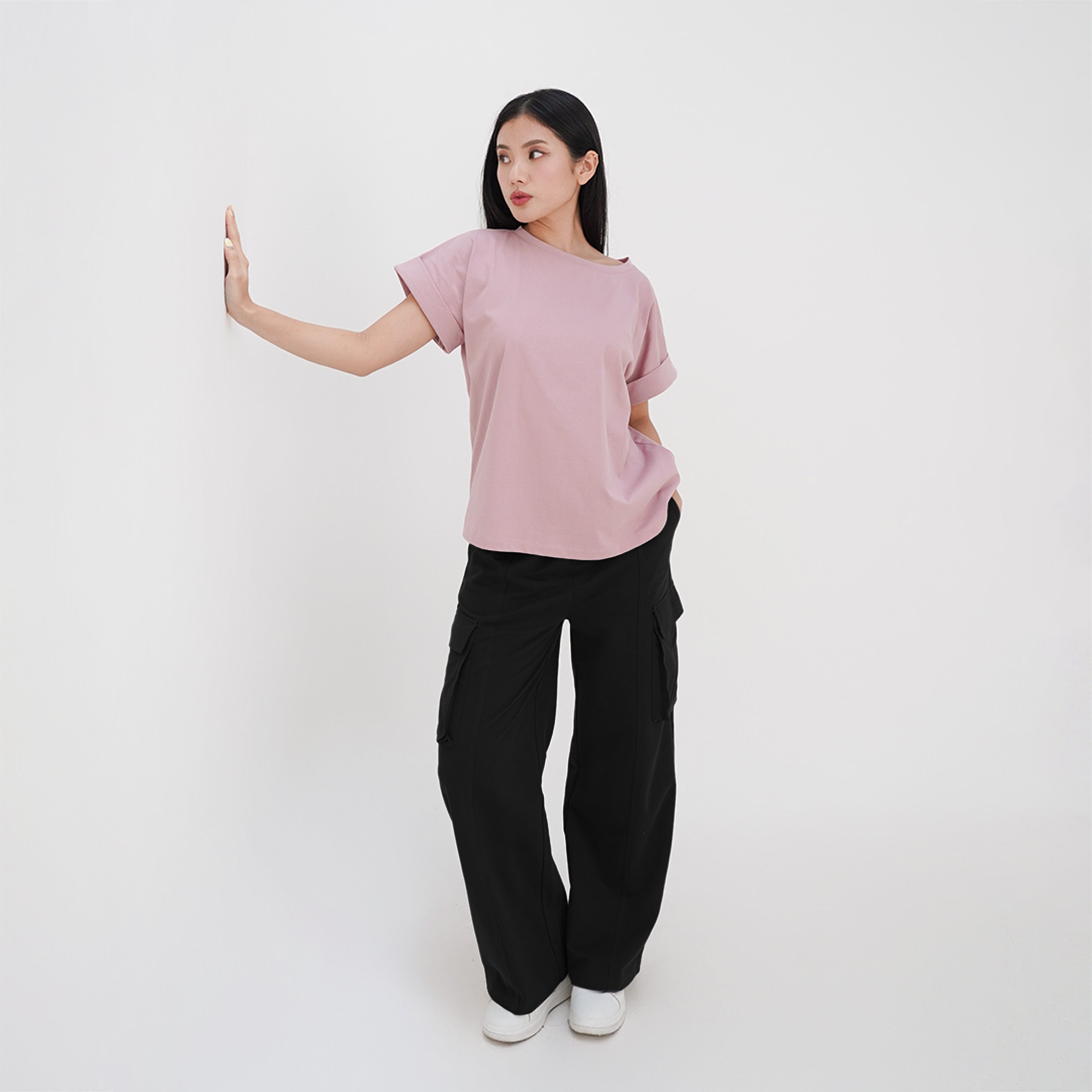 Elyn Rolled-up Sleeve T-shirt